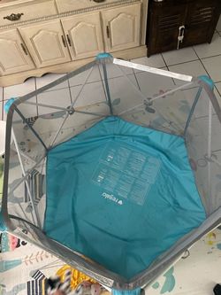 Regalo play yard playpen