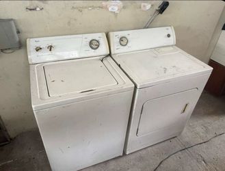 Lavadora y secadora Whirlpool funcionando perfectamente el conjunto $ 150  Sino cada una $ 100