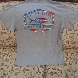 Simply Southern Women's Short Sleeve Tshirt Size Large Flagfish Gray
