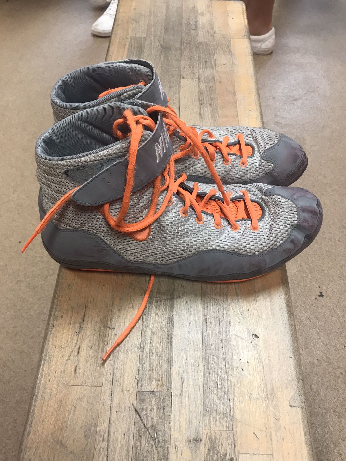 Orange and grey Illinois Nike inflict wrestling shoes size 11.5