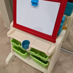 Step2 Flip & Doodle Easel With Stool