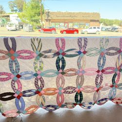 Double Wedding Ring Quilt