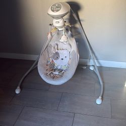 Baby Swing Fisher price 