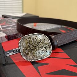 NEW Nike Country Plaque Buckle Leather Belt Dark Brown Size Large