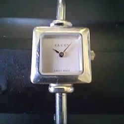 Vintage Gucci Watch 1900L