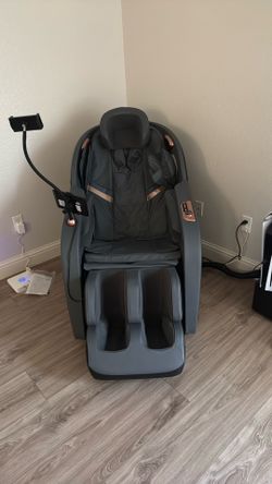 Full body massage chair