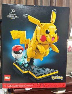 Lego Pikachu and Poké Ball new
