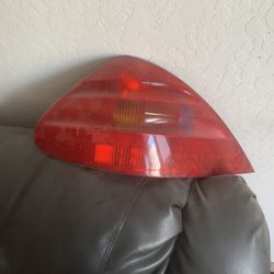 2003 Mercedes Benz SL 500 Tail Light . Great Condition . $60 