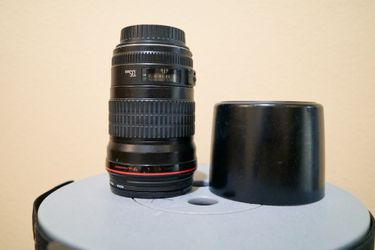 Canon EF 135mm f2 USM Lens