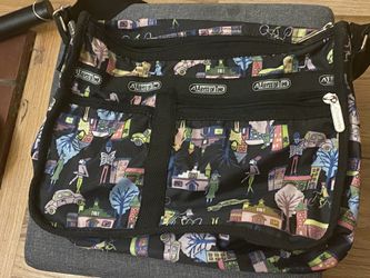 Artsy Multi-pocket Purse