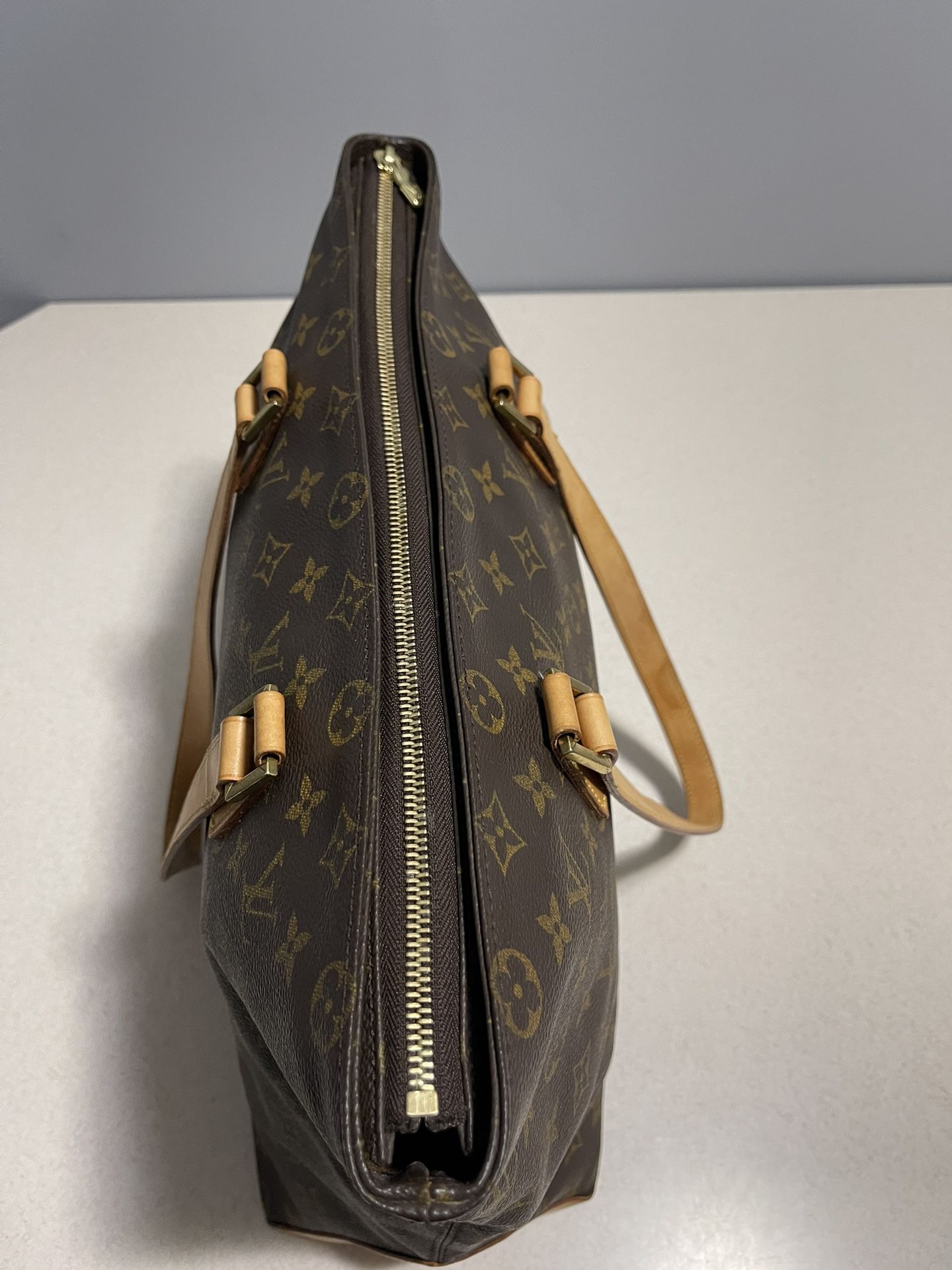 Authentic Louis Vuitton Monogram Cabas Mezzo Tote/Shoulder Bag with COA for  Sale in West Palm Beach, FL - OfferUp