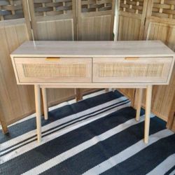 Rattan Entry Deskway