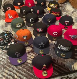 HATS FOR SALE/GORRAS EN VENTA
