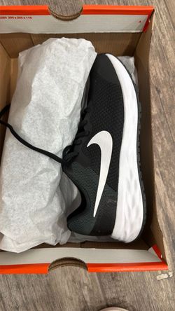 New Nike Revolution s 5
