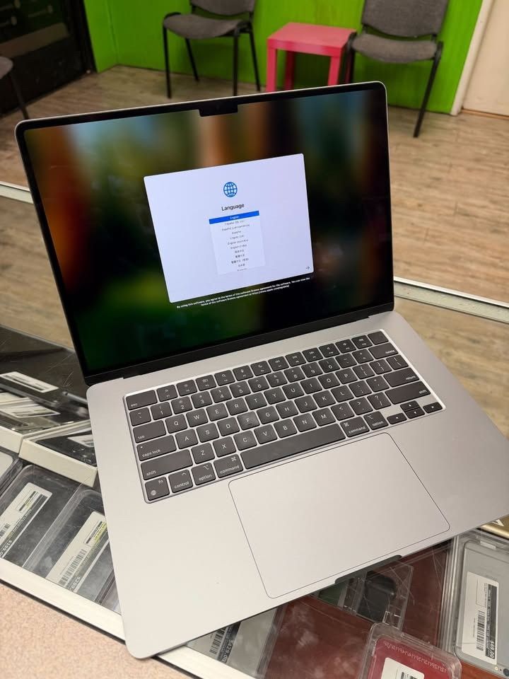 MacBook Air 15-inch, M3, 8GB, 256GB 2024 - F