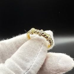 Solid 10K Yellow Gold Twist Band Ring - Size 7.5