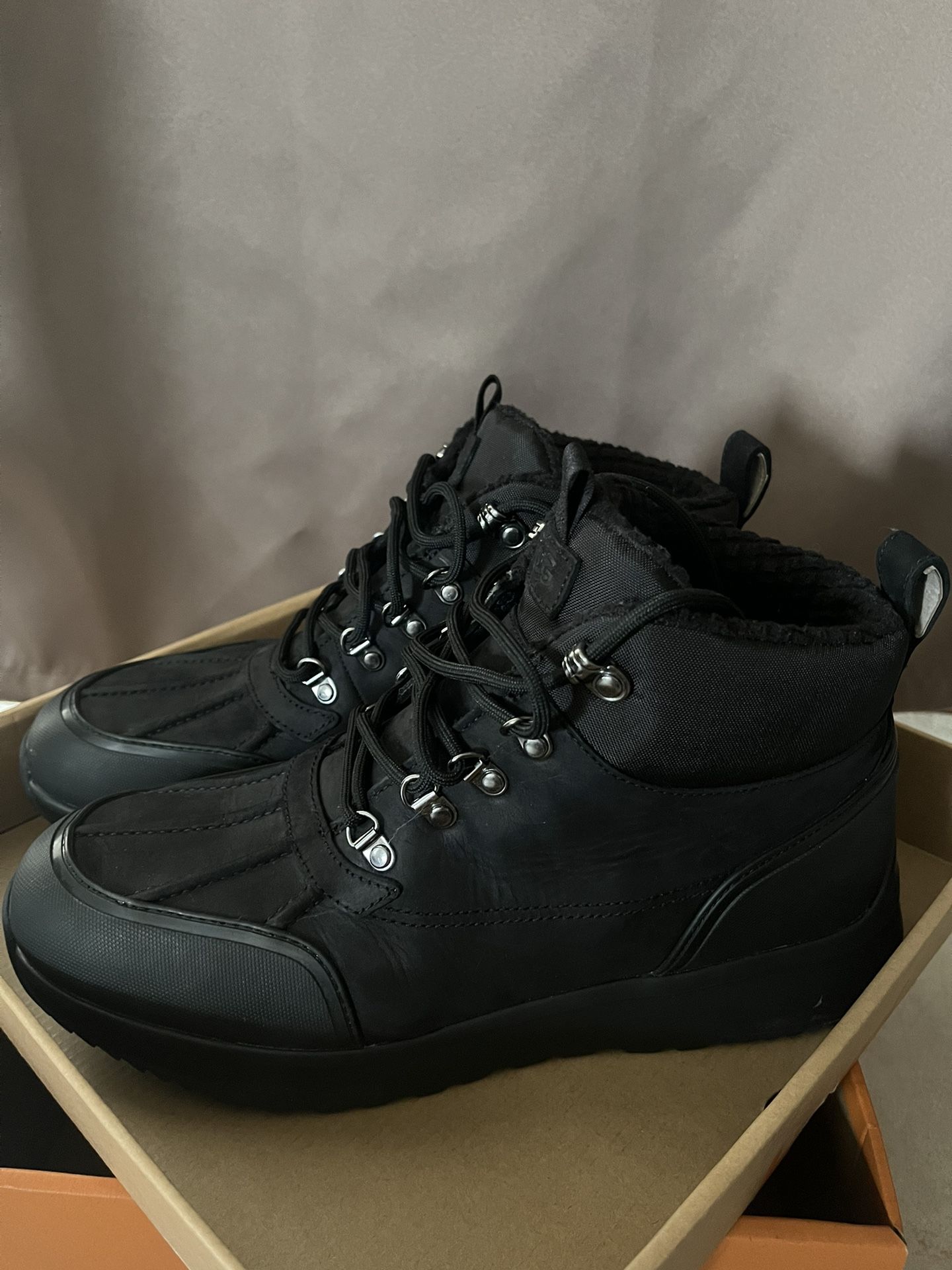 UGGS Mens Black Boots