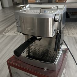 DeLonghi Espresso Machine 