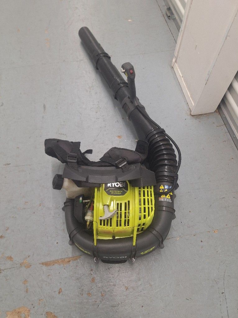 Ryobi Backpack Blower 175 MPH 760 CFM 38cc Gas Backpack Leaf Blower