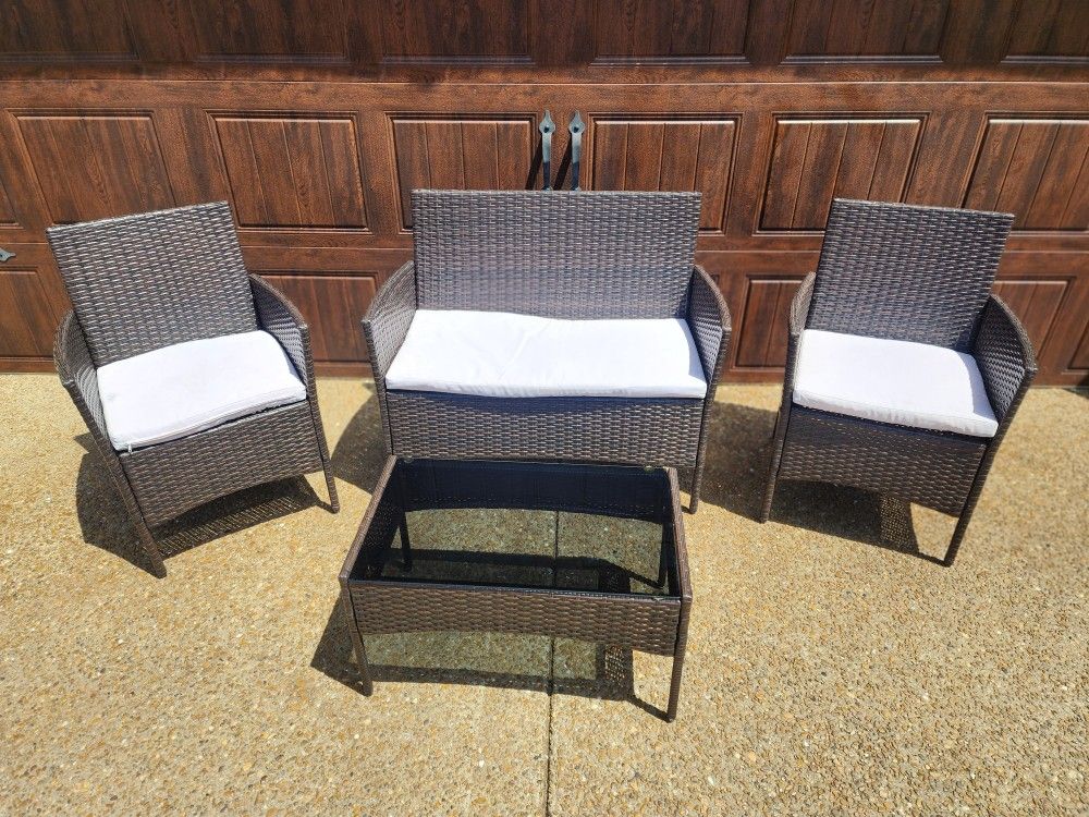 *** 4 PIECE RESIN WICKER PATIO FURNITURE SET ***