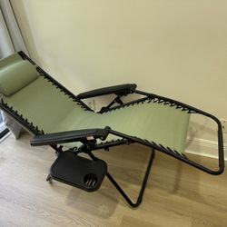 Zero Gravity Reclining Chair