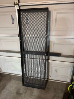 Hitch cargo carrier trailer