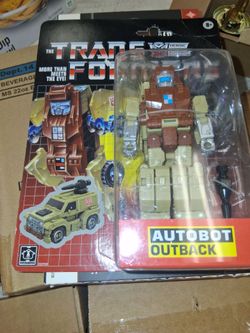 HASBRO TRANSFORMERS RETRO CARDBACK OUTBACK ACTION FIGURE