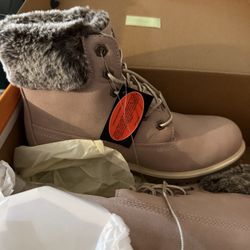 Women’s Size 9 Lugz Boots