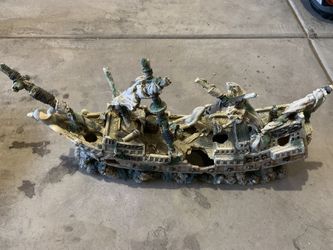 Fish Tank Ornamental Boat