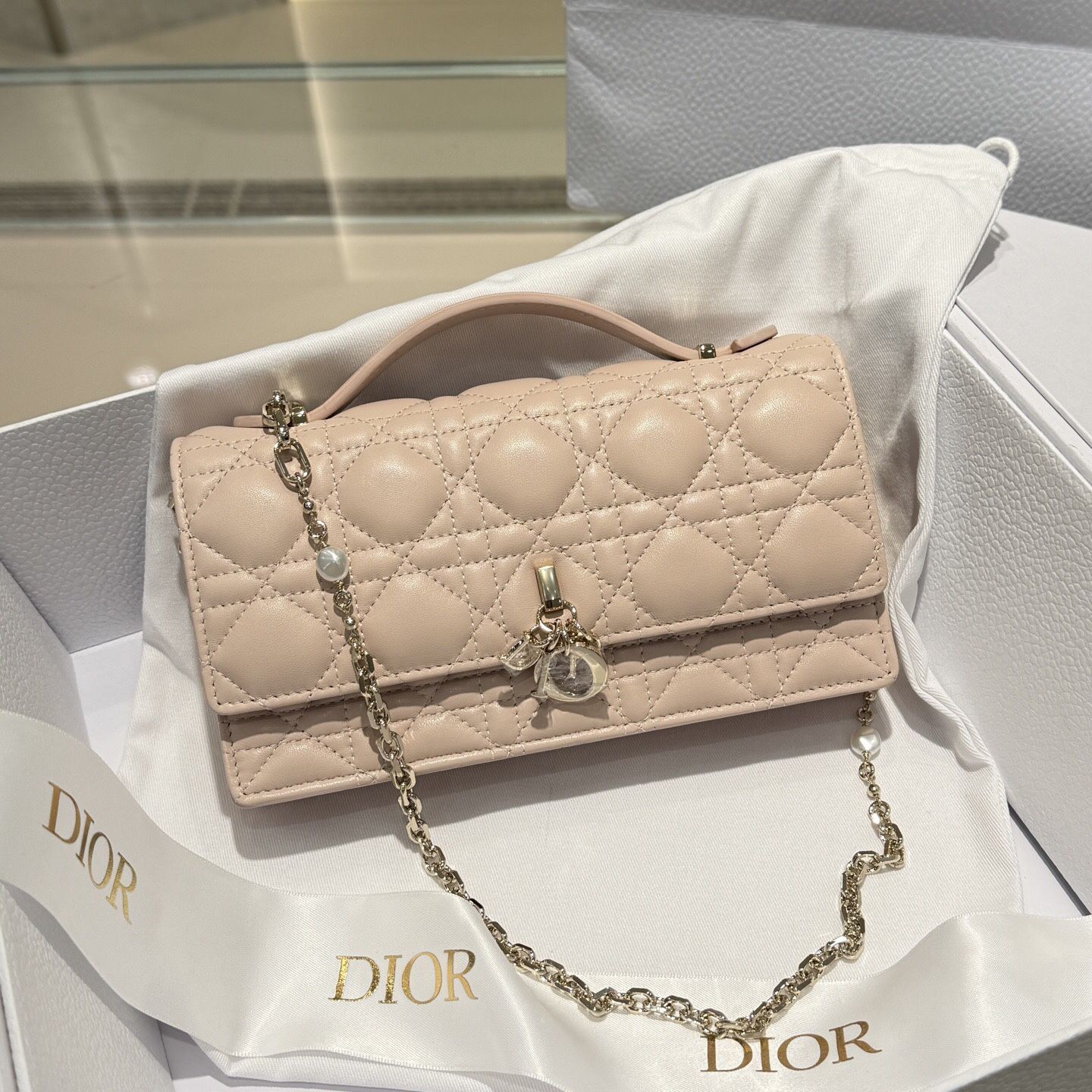 A lady's must-have bag when going out