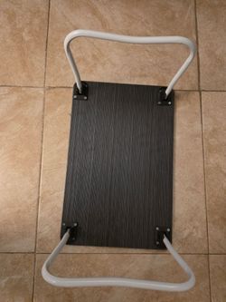 Folding table