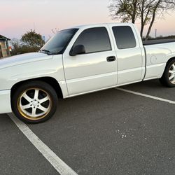 22” Rims And Tires /Chevy 1500 Truck  Gold/white 