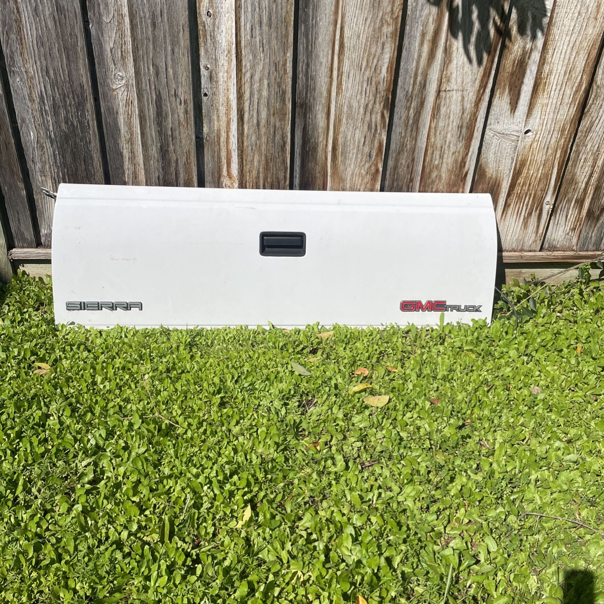 GMC Tailgate for Sale in Gilroy, CA OfferUp