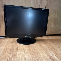 SAMSUNG 19 inch monitor
