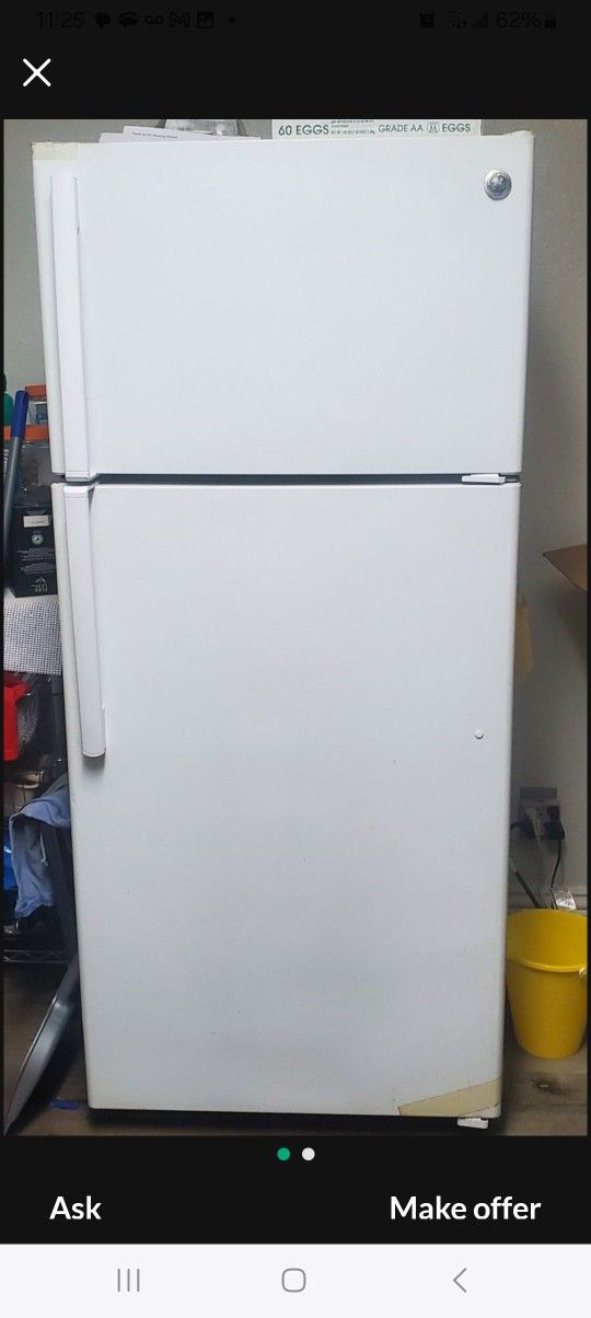 GE 16.6 Cu Ft Top Freezer Refrigerator