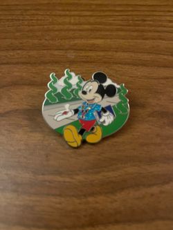 Disney pin 175227 Mickey Mouse and Friends Pin Trading Series lanyard pin book