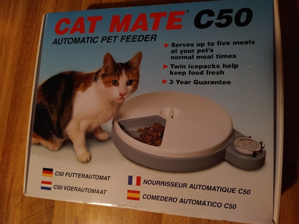 New Automatic Cat / Small Dog Feeder