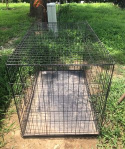 Metal Dog Crate/Kennel with Tray