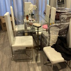 Dining room table with 6 chairs