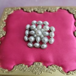 Vintage Square Silvertone 1.25" Faux Pearl Brooch Pin F8