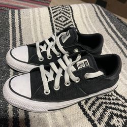 Converse Women’s Size 5 In Visalia💝