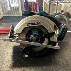MAKITA 18V XLT LITHIUM ION SAW