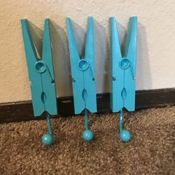 3 Clothes Pin Decor Hooks 