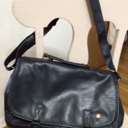 - BLACK LEATHER-15” PROFESSIONAL  BAG 