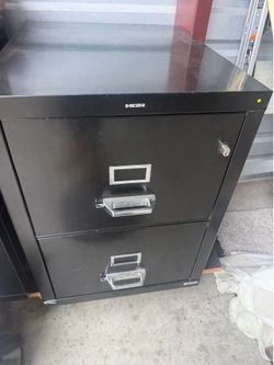 Fireproof file cabinet