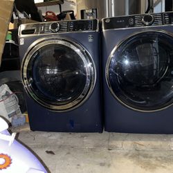 GE Washer And Dryer ( Gas Like New)