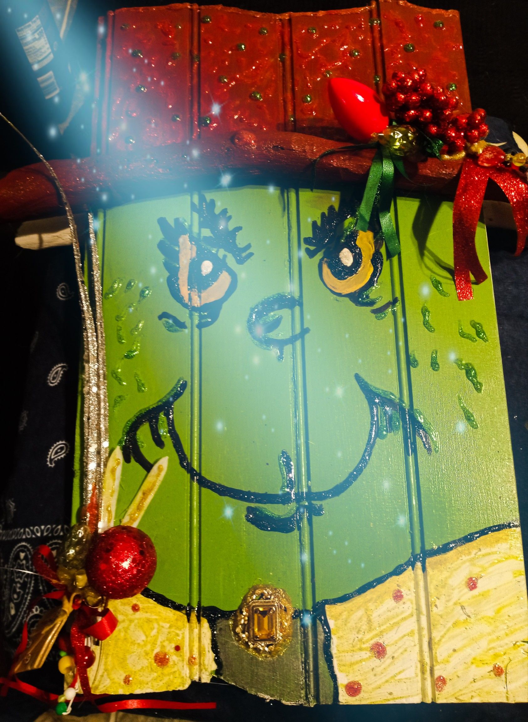 Holiday Scarecrow/Grinch reversible wooden sign