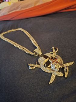 Las Vegas Raiders Large Iced Out Rhinestone Pendant Logo with 30 Inch 15mm Necklace