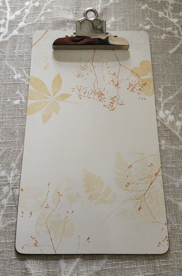 Vintage "Service" floral, brown clipboard.Very clean.
Measures 15.5" inch tall x 9" inch across/wide.
*** Cash ๐ธ only. Front Door pick-up only.