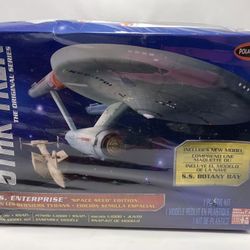 USS Enterprise Space Seed Edition 1:1000 Snap Together Kit Polar Lights 908 NEW In Package. 